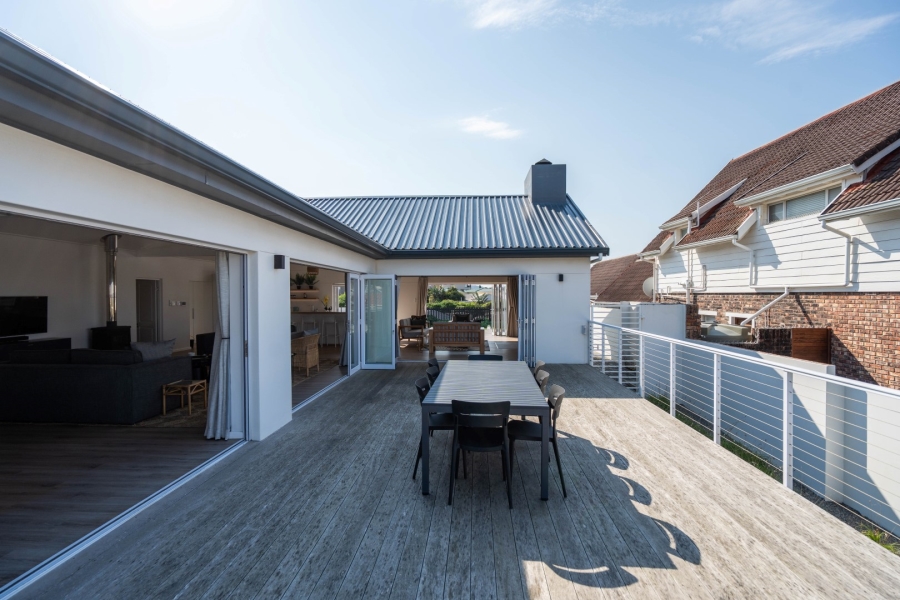 4 Bedroom Property for Sale in West Beach Eastern Cape